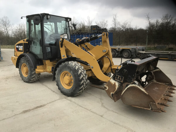 Chargeur sur pneus 906 M Caterpillar