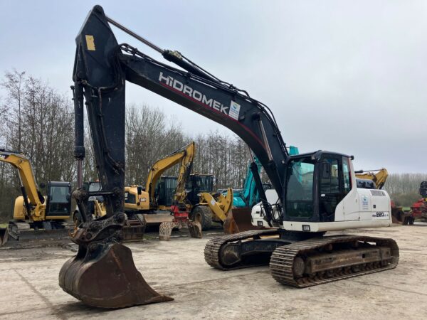 HMK220LC3