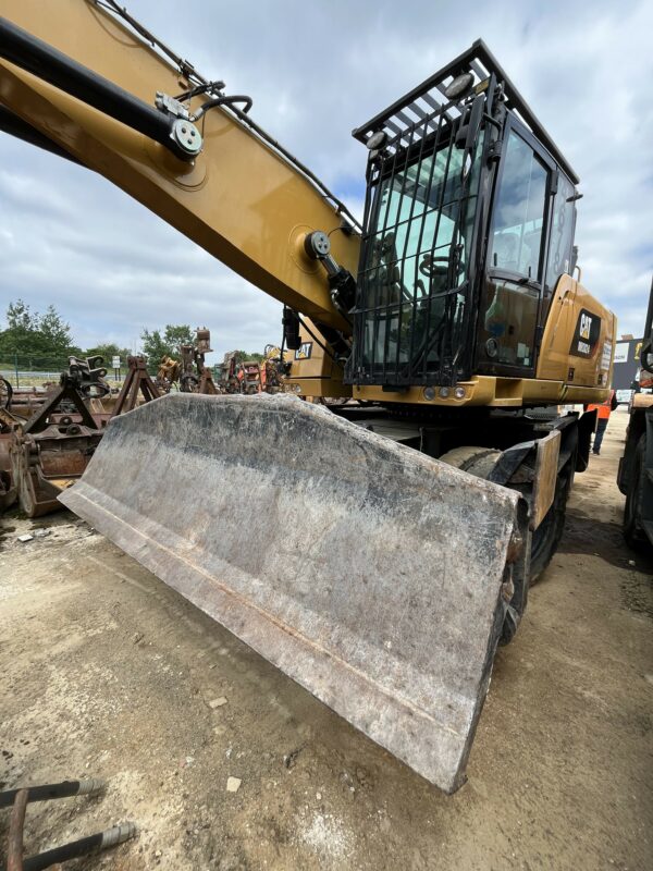 CAT MH 3024 N°4678 – Image 7
