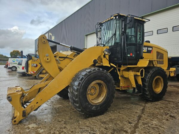 CAT 926M N°6002