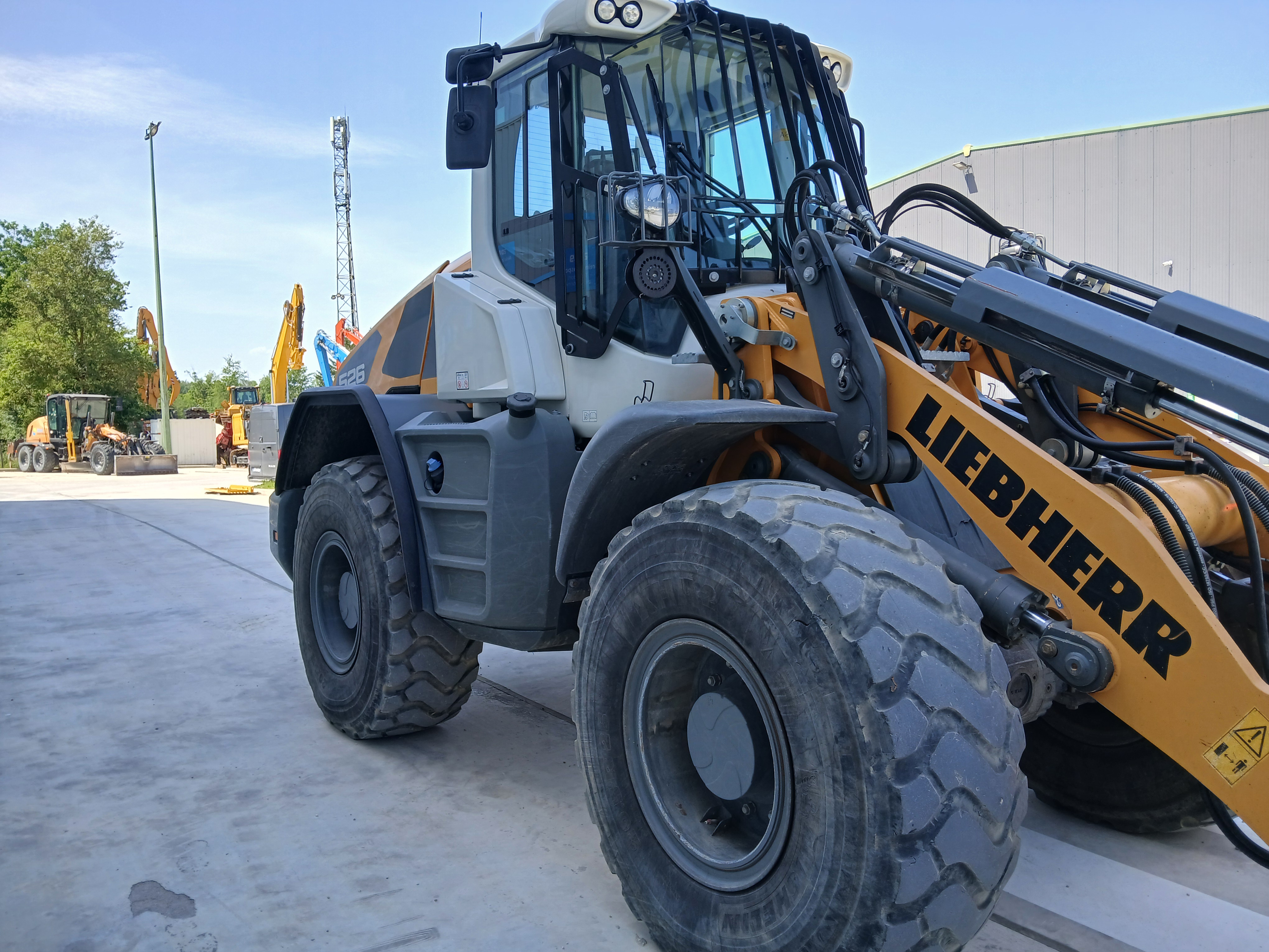 LIEBHERR L526 N° 8067