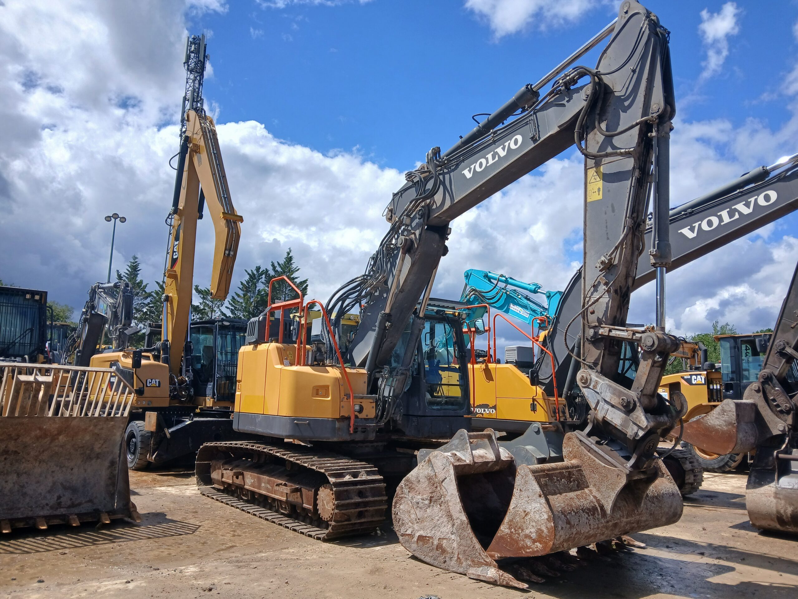 VOLVO EC 235EL N° 8053