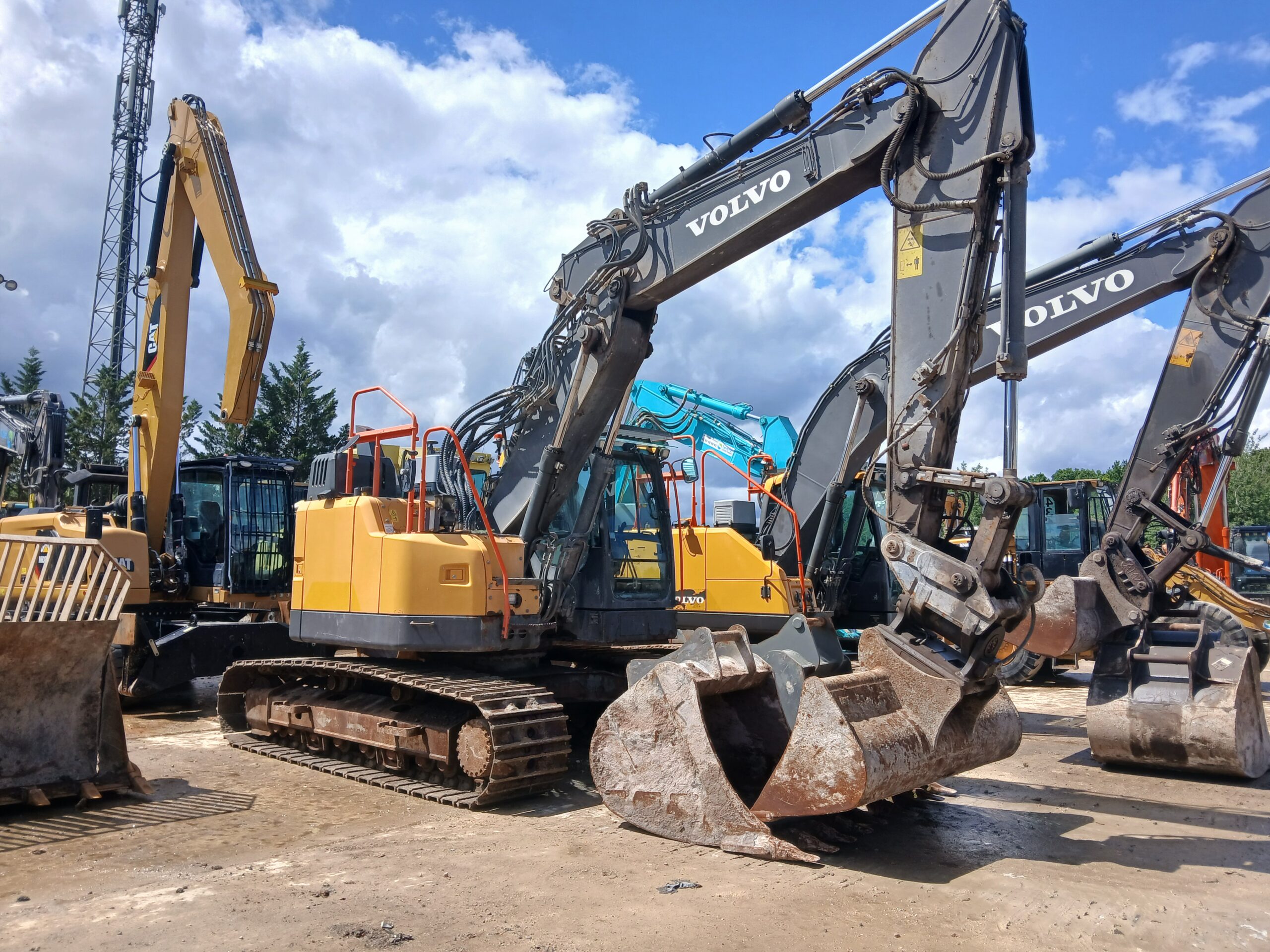 VOLVO EC 235EL N° 8053