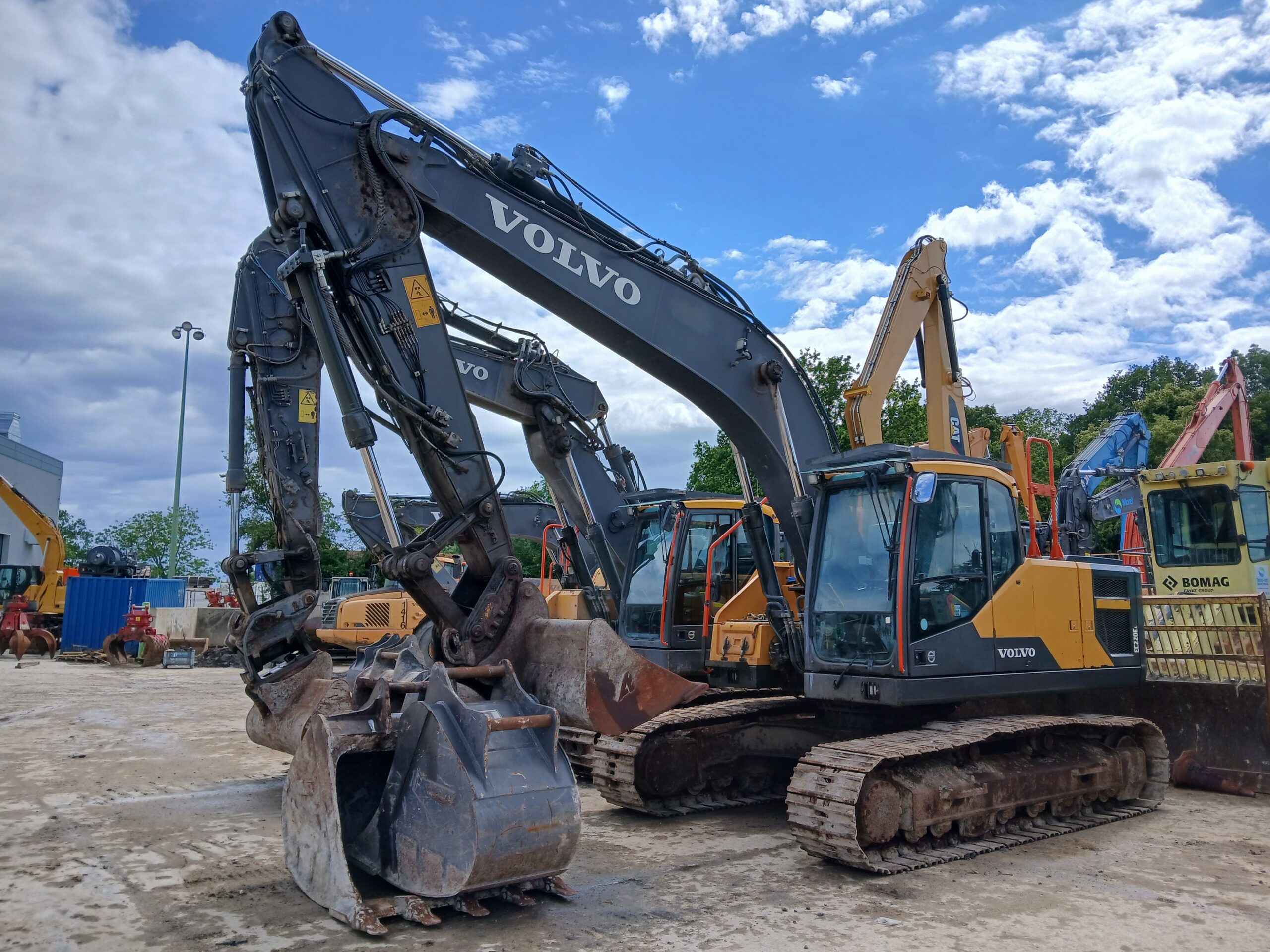 VOLVO EC 220 N°8052