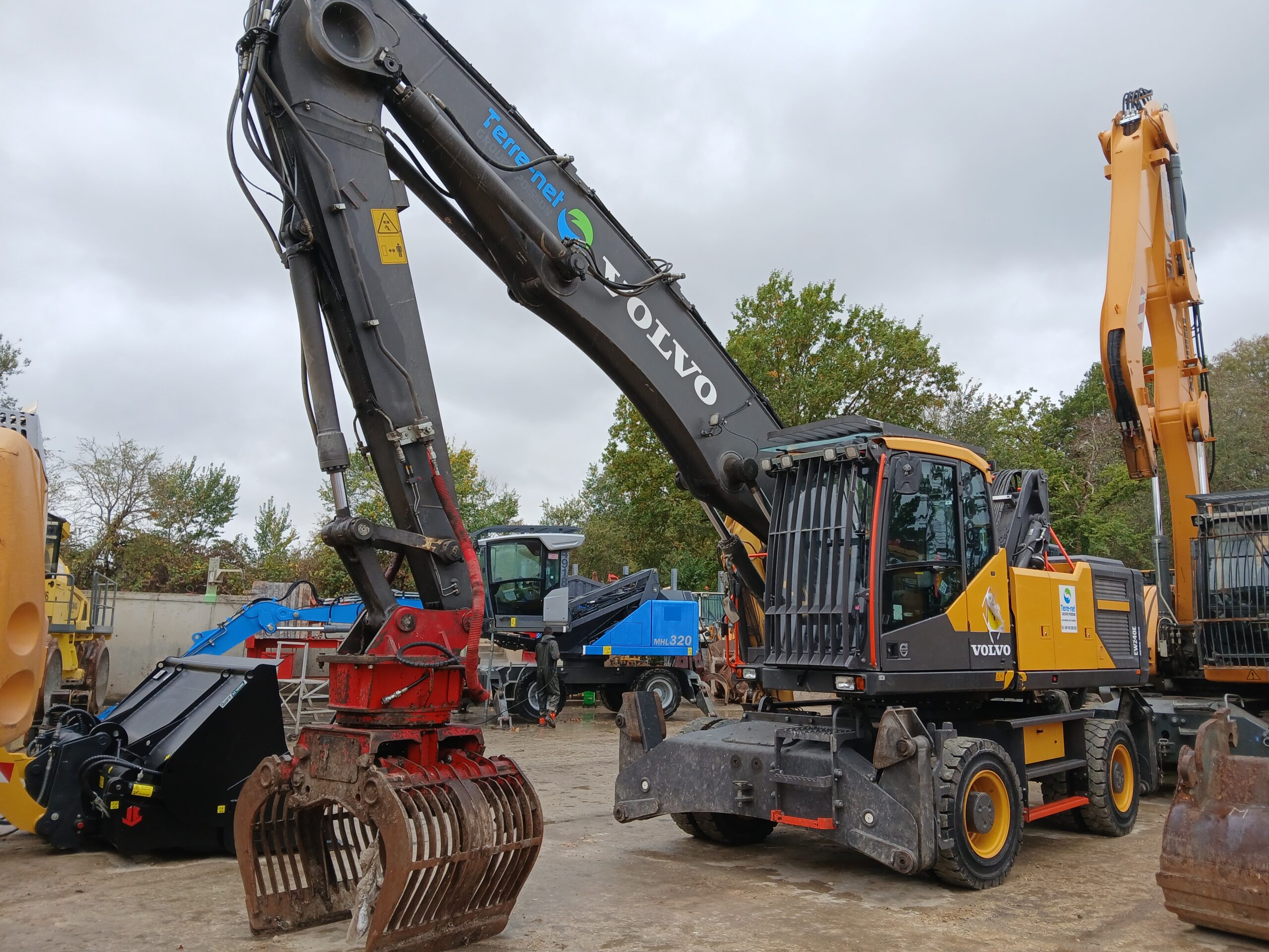 VOLVO EW240EMH N°6667